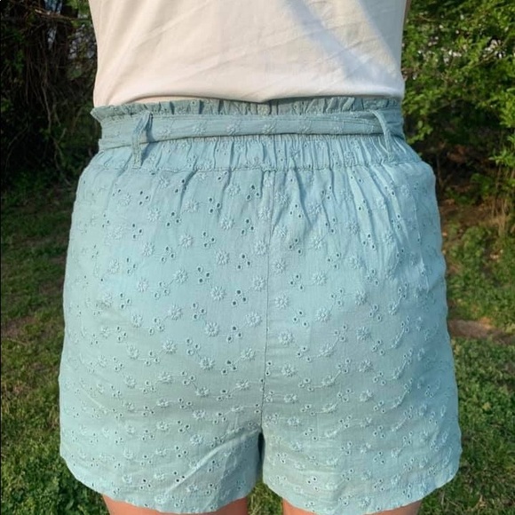 Blue eyelet waist tie shorts - Picture 2 of 2